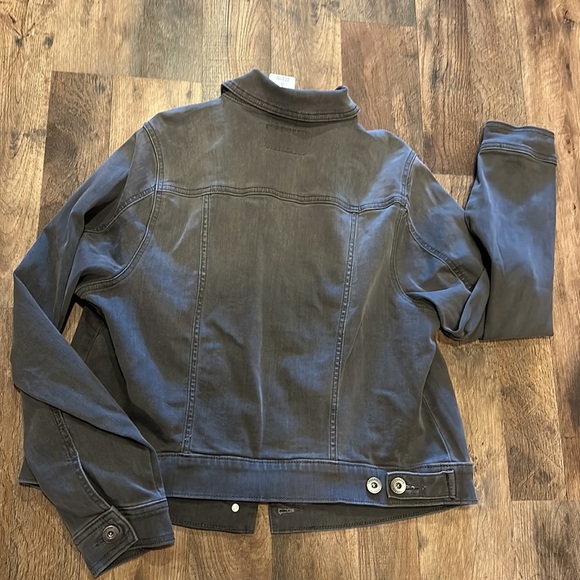 Torrid Denim Jacket sz 0 NWT - Picture 4 of 7